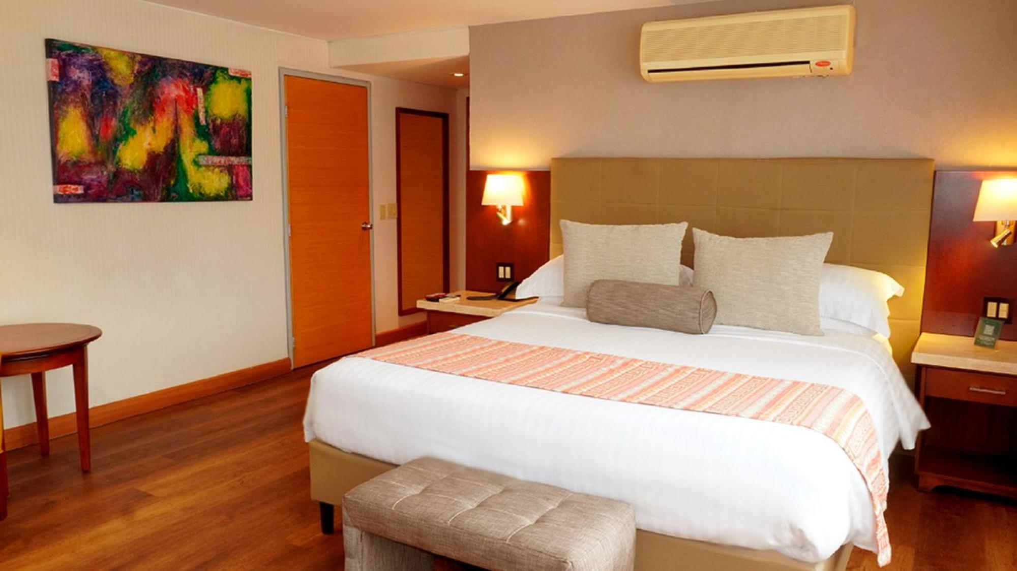 Bogota Plaza Hotel Екстериор снимка A room at the hotel